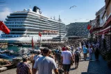 Amasra’ya Rus Kruvaziyeriyle Binin Üzerinde Turist Geldi