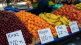 Babaeski Halk Pazarı'nda yaz meyveleri cep yakıyor