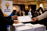 Çiftlikköy'de AK Parti Kadın Kolları yeni üyelere teşekkür belgesi verdi