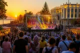 Çınarcık’ta Uluslararası Halk Dansları Festivali Cumhuriyet Meydanı’nı doldurdu