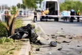 Denizli Pamukkale'de motosiklet refüjdeki ağaca çarptı: Sürücü yoğun bakımda