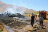 Hakkari Yüksekova'da tarım arazisi yangını: yaklaşık bin balya ot kül oldu