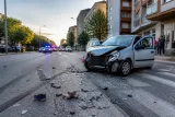 İnegöl'de 9 yaşındaki çocuğa otomobil çarpması: Kaza anı güvenlik kamerasında