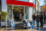 Kırşehir'de sel hasarı gören eczaneler onarıldı; ilçe başkanı geçmiş olsun ziyaretinde bulundu