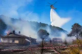 Kütahya'da Şaphane'de ev yangını ormana sıçradı, yaklaşık <strong>3 hektar</strongik> zarar gördü
