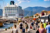 Marmaris Limanı'na yanaşan kruvaziyerle <strong>4 bin</strong> turisti ağırladı