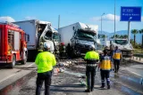 Mersin Tarsus'ta D-400'de TIR çarpışması: 2 kişi öldü, 1 yaralı