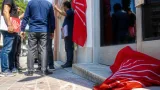 Nazilli'de CHP ilçe binasında devir teslim gerilimi: Yeni yönetim içeri alınamadı