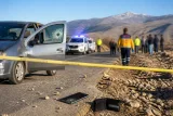 Patnos'ta yol kenarında yardım isteyen kişi sürücüyü silahla yaralayıp aracı gasp etti
