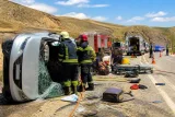 Siirt-Eruh yolunda takla atan otomobil: 3 yaralı, birinin durumu ağır