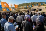Yıldızeli'de AK Parti Heyeti Çamlıbel Tüneli Öncesi Vatandaşla Buluştu
