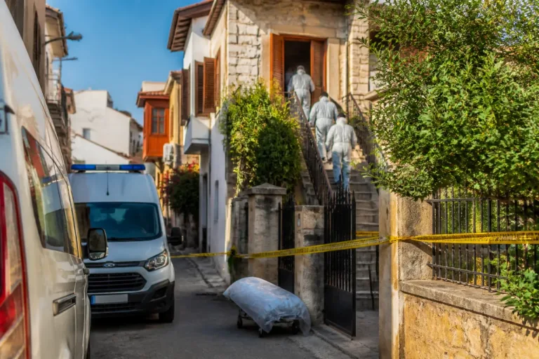 Antalya Muratpaşa'da evinde ölü bulunan Alman vatandaşının ölümü soruşturuluyor