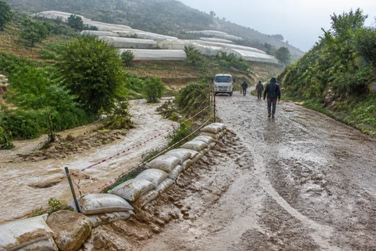 Erdemli yükseklerinde aniden bastıran sağanak: Arslanlı uyarısı sürdürüyor
