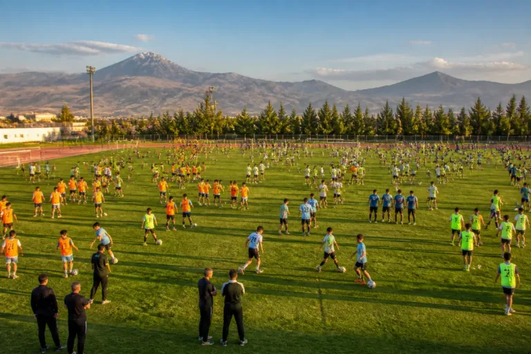 Iğdır’da altyapı seçmelerine rekor katılım: 1200 genç futbolcu ter döktü