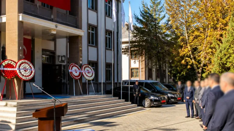 Vanlı kaymakam Yasin Erdem Orhaneli'de göreve başladı