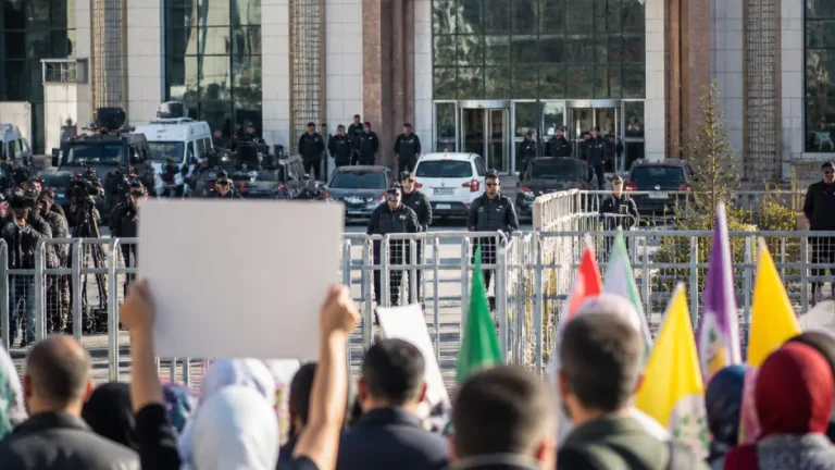 Yüksekova’da sosyal medya paylaşımı soruşturmasında 2 kişi tutuklandı